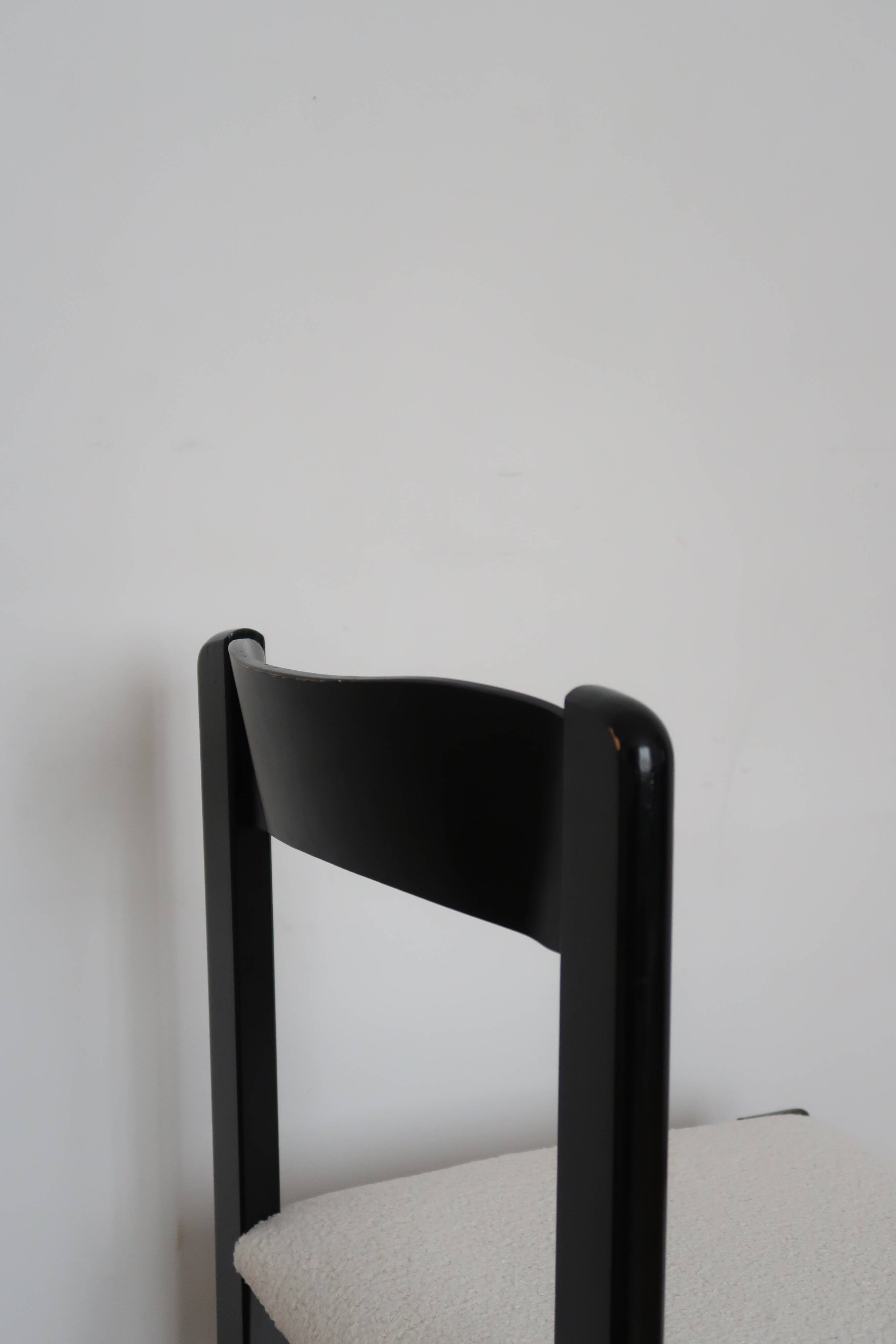 6 black lacquered and terry chairs