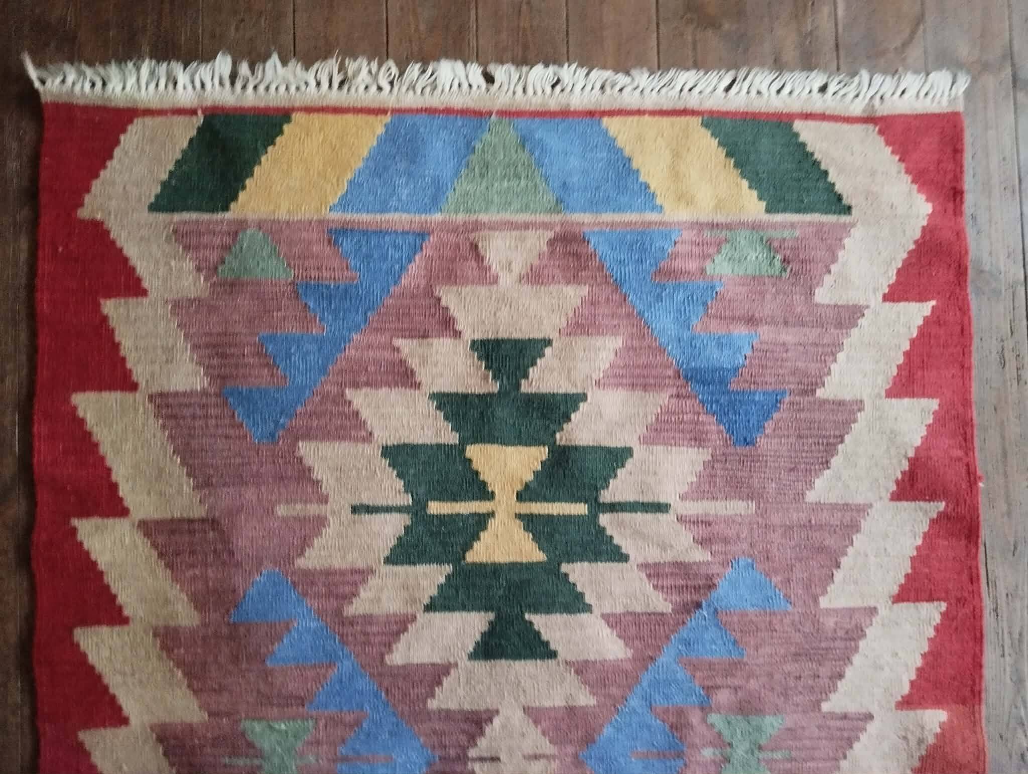 Handmade Persian Qashqai rug 165x115cm