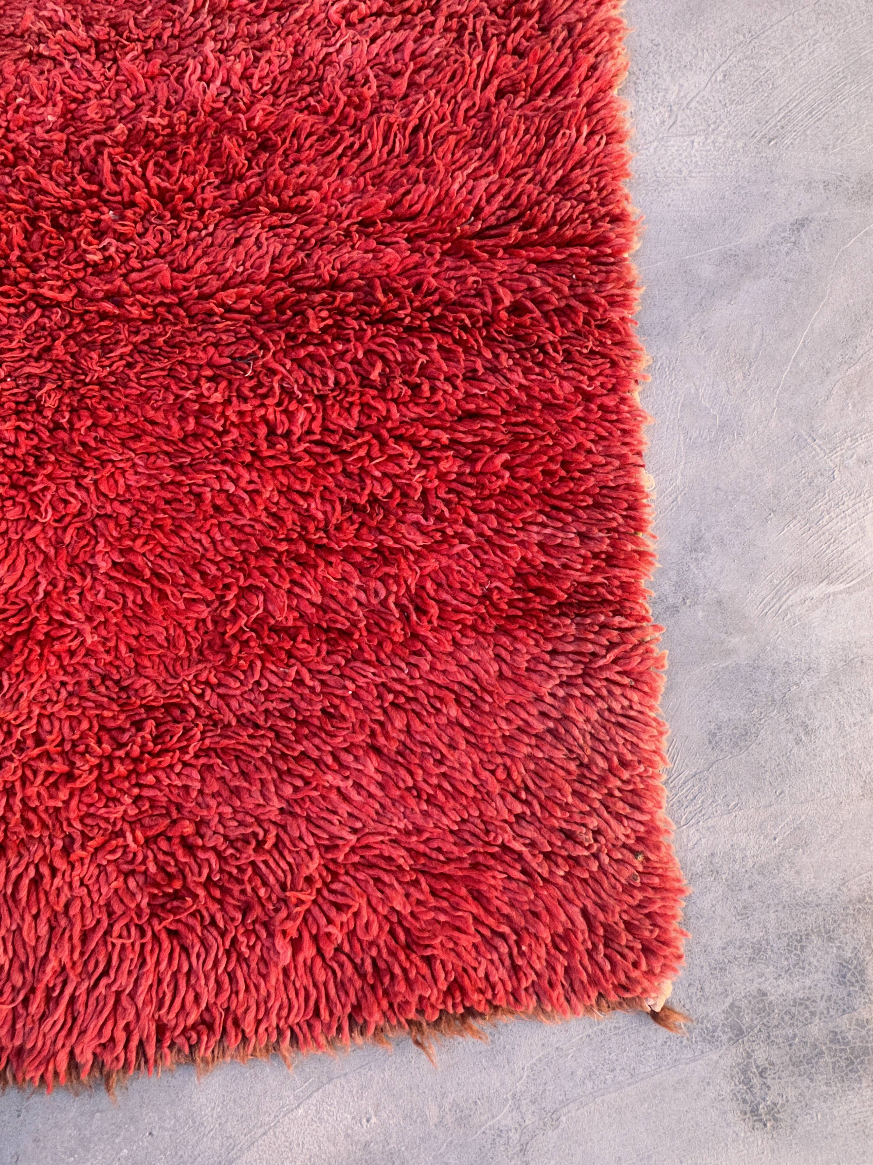 Beni M'Guild red Moroccan rug - 213 x 103 cm