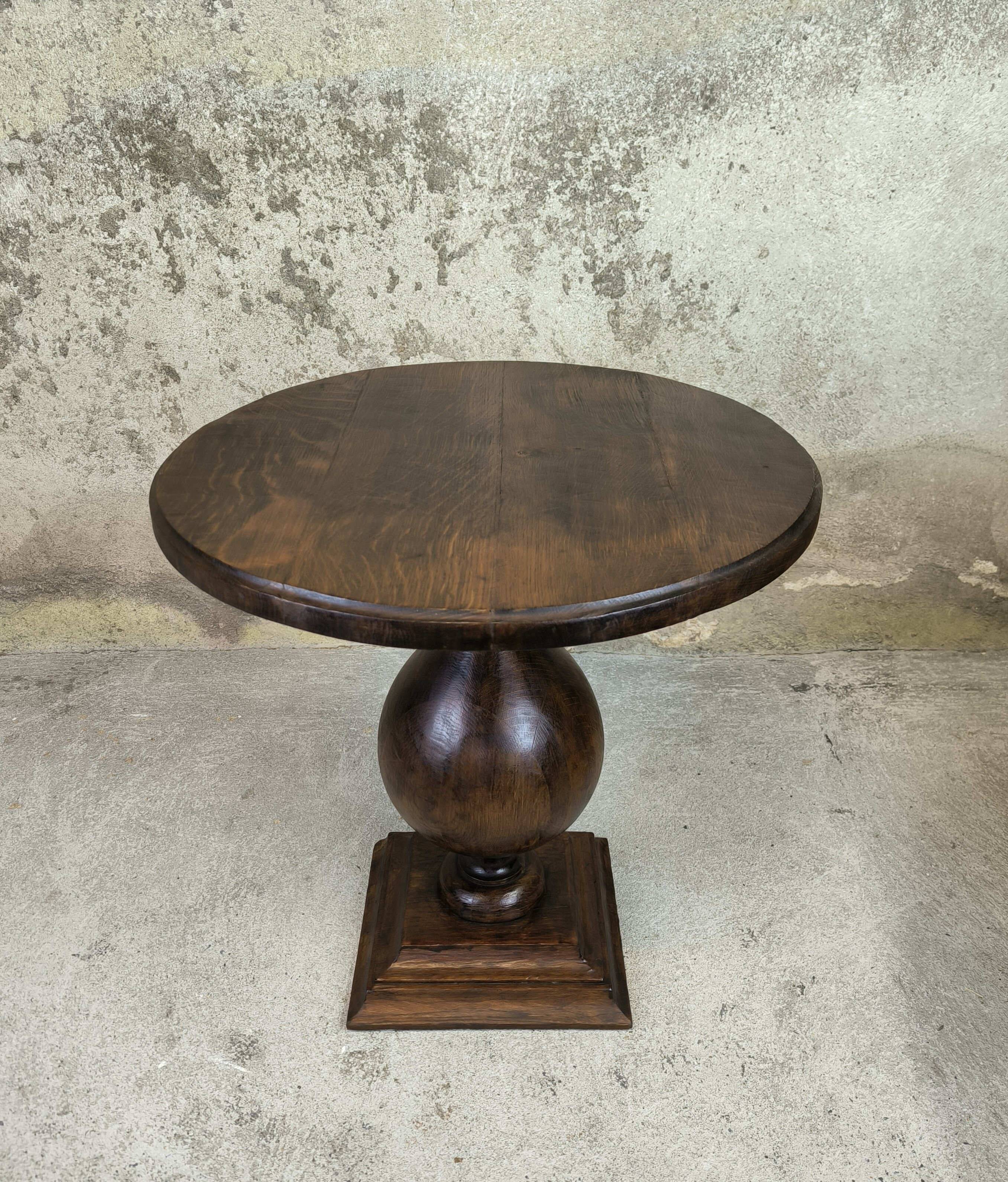 Vintage side table in solid wood