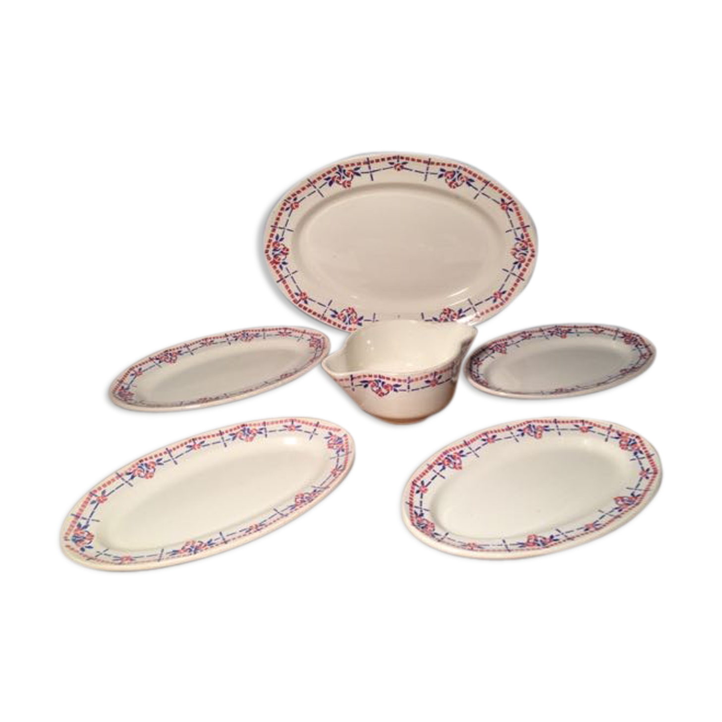 Together 4 ramekins, flat oval and sauce