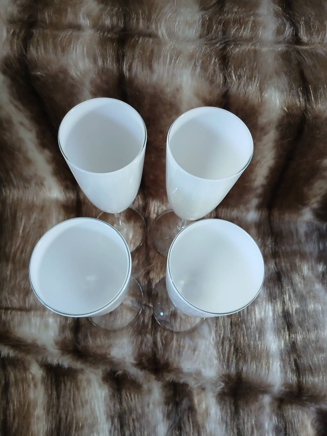 4 white champagne flutes