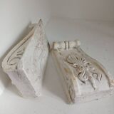 Set of 2 decorative plaster ornaments