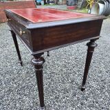 Bureau plat en acajou du XXe