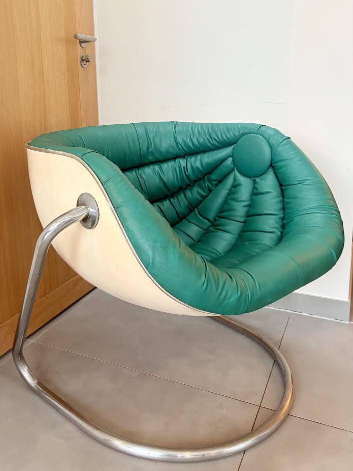 Space Age ball chair