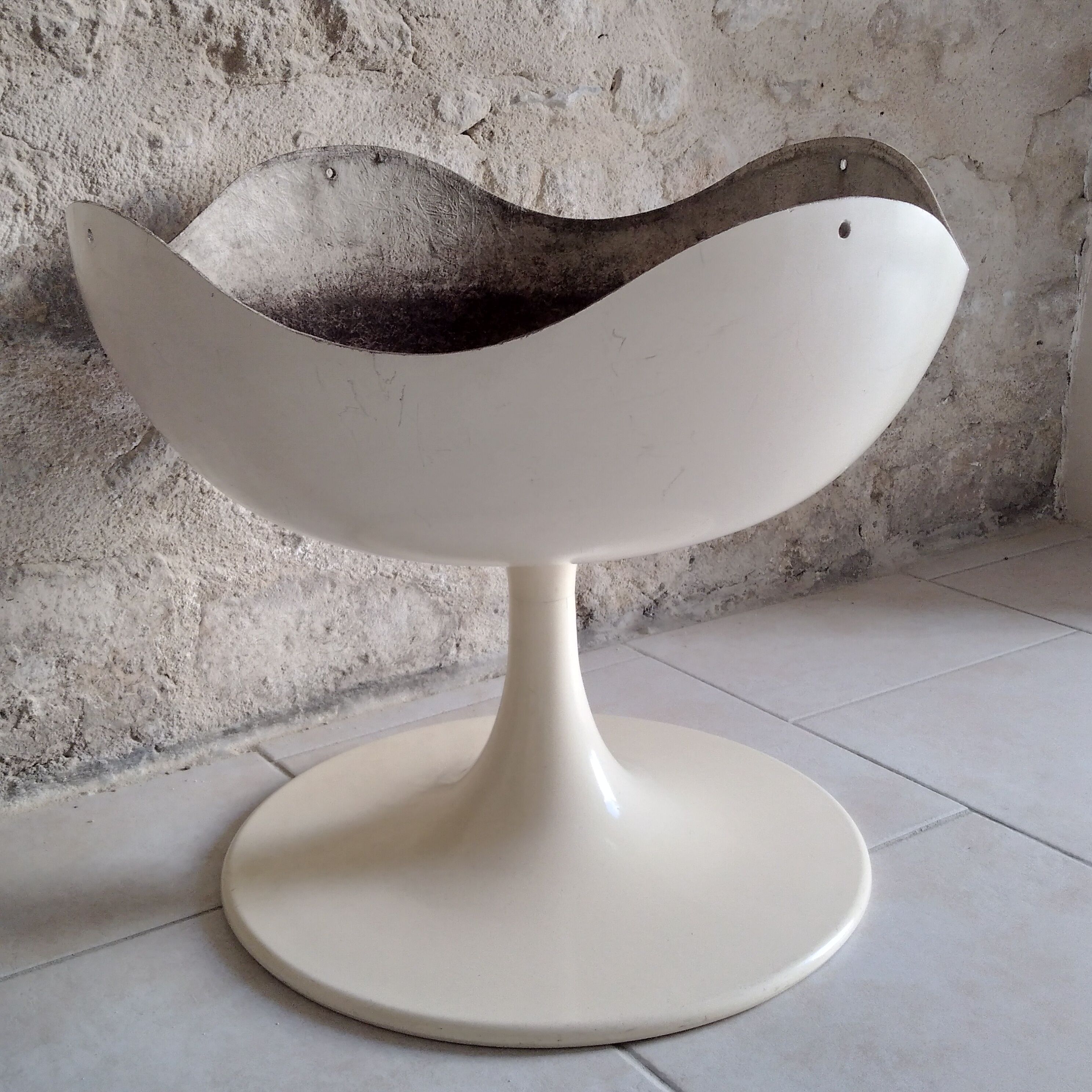 Fiberglass planter tulip foot, 1970