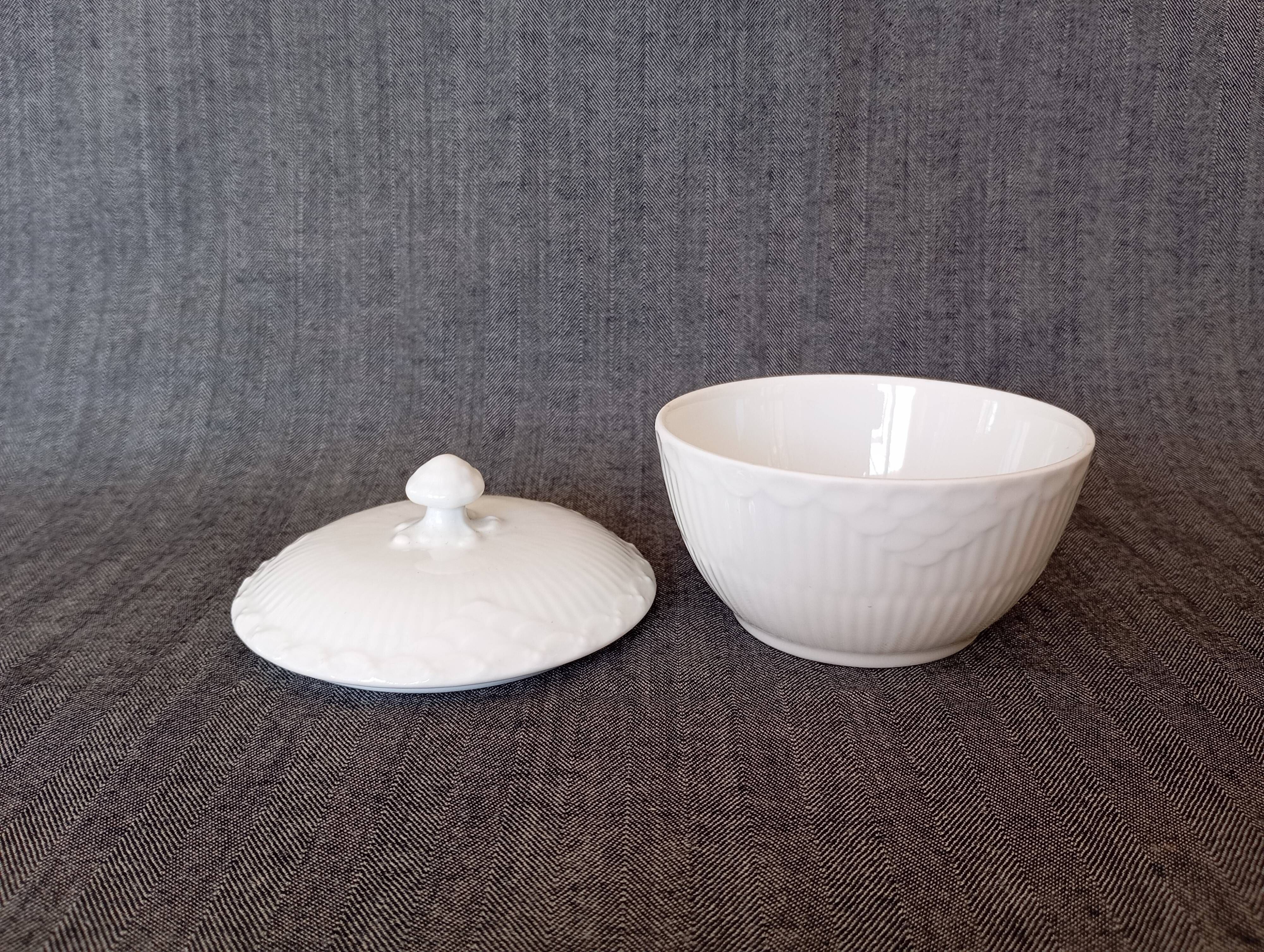 Covered sugar bowl and cream jug Royal Copenhagen 'White Fluted Half Lace'