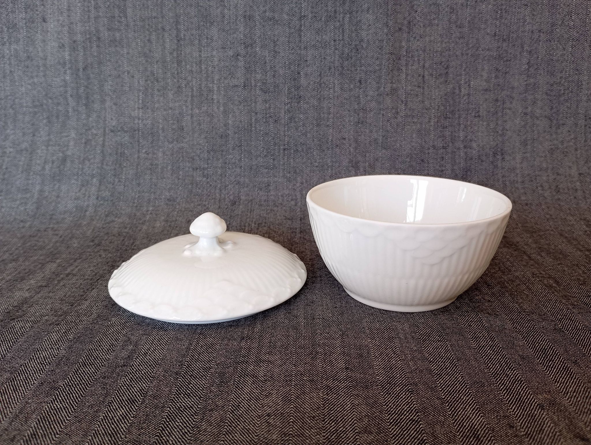 Sucrier couvert et crémier Royal Copenhagen 'White Fluted Half Lace'