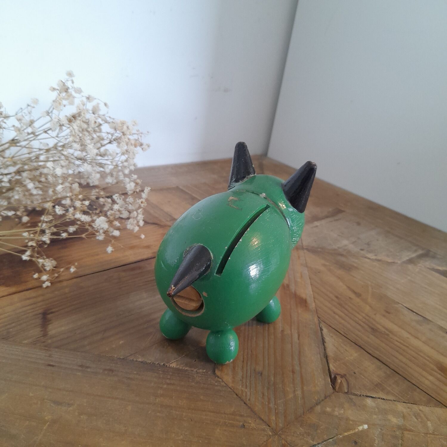 Piggy bank wood cat