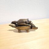 Bronze nesting pig ashtray set