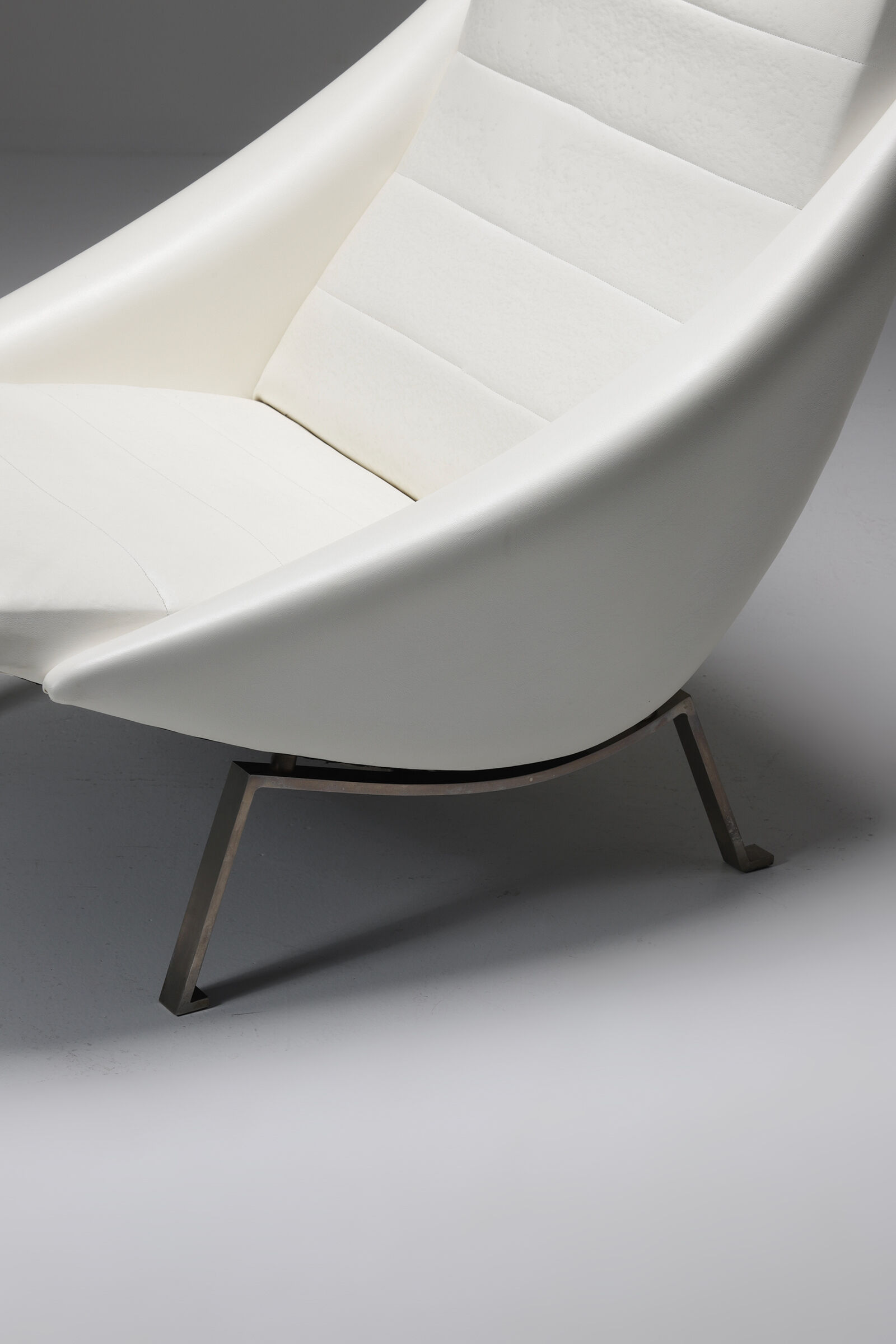 White Vinyl Lounge chair 1950s