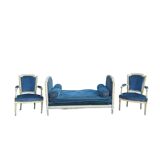 Living room with daybed and two armchairs