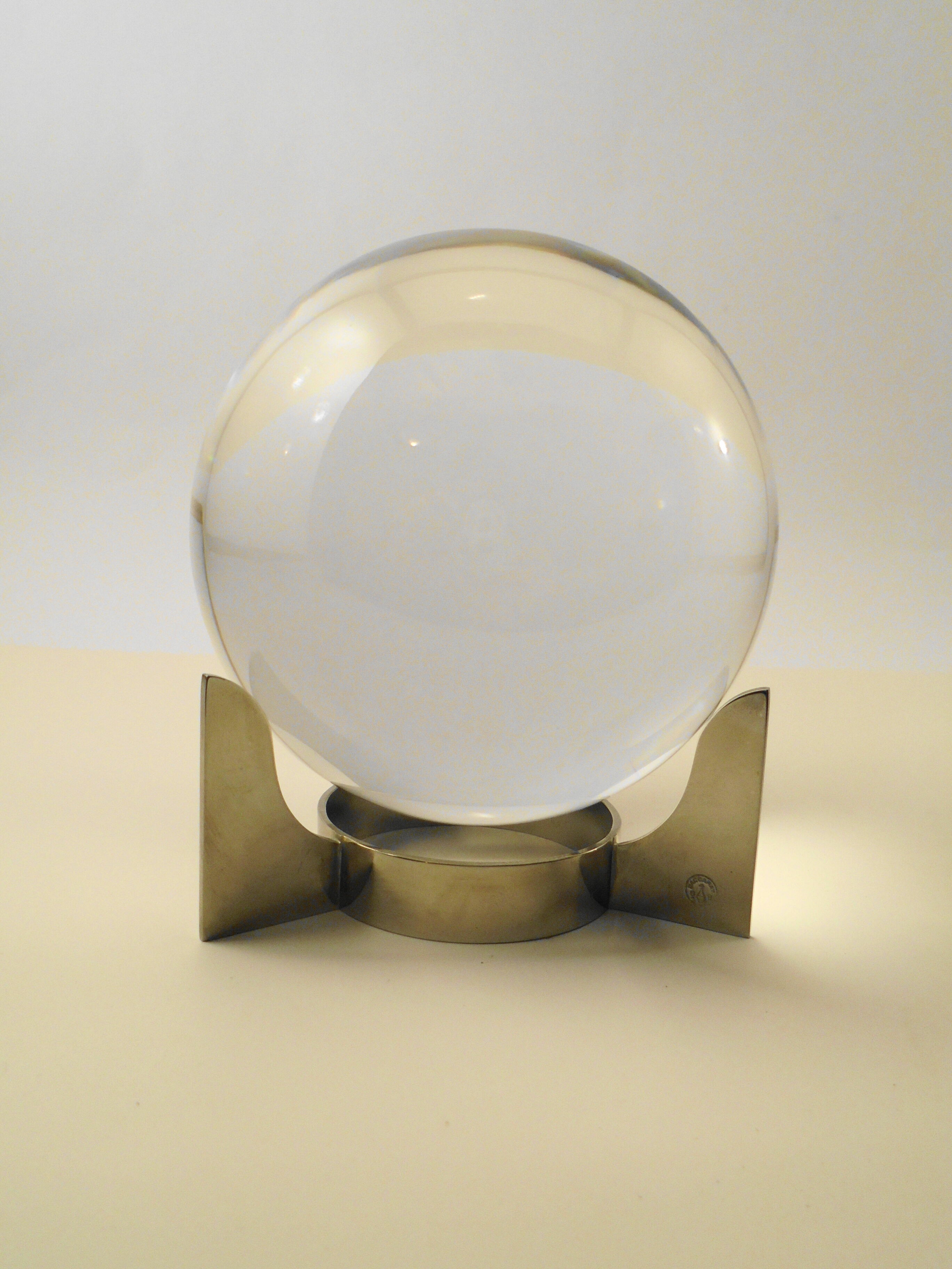 Boule de cristal modele Sirius signée Baccarat