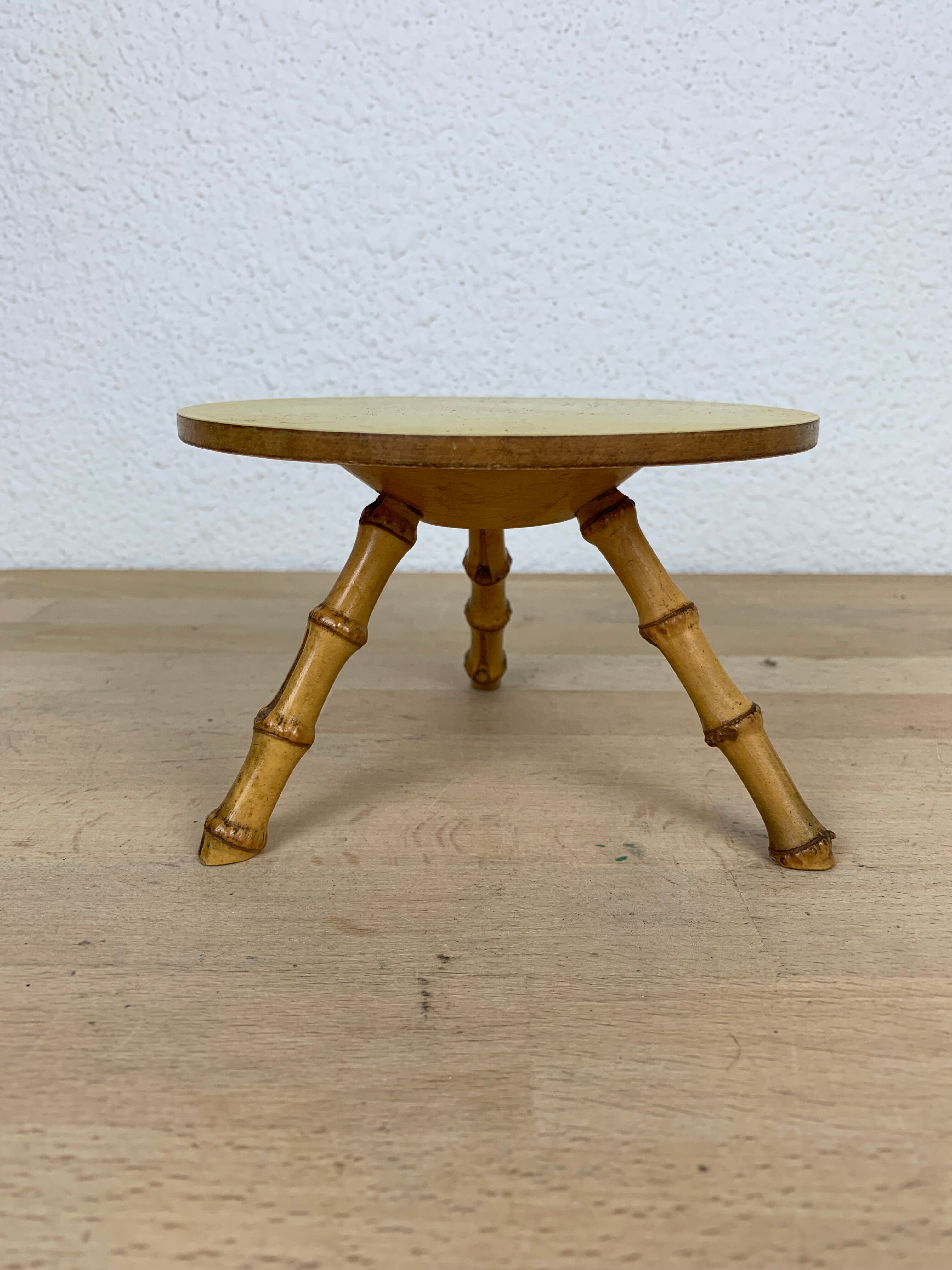 Harness door tripod plant bamboo 50s
