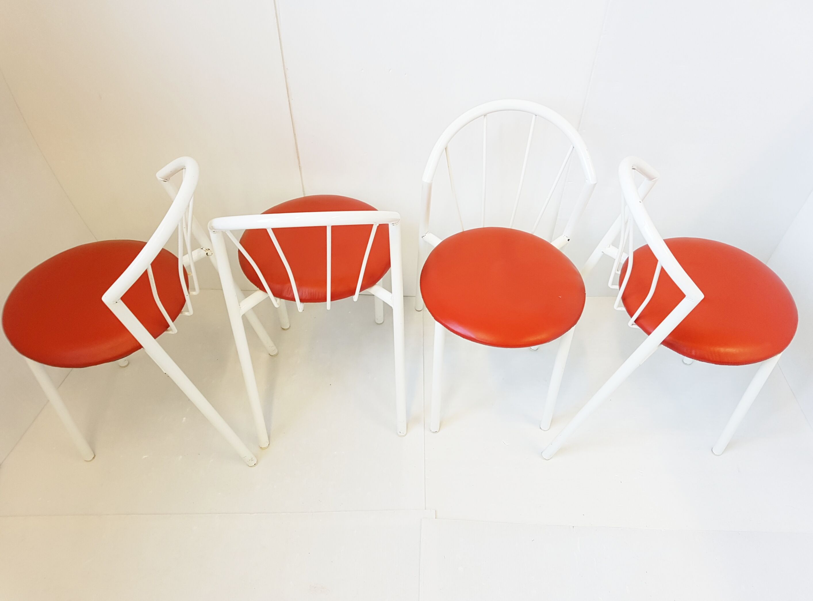 Suite de 4 chaises vintage en métal & skai 1970