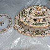 Trench tureen and its 2 plates