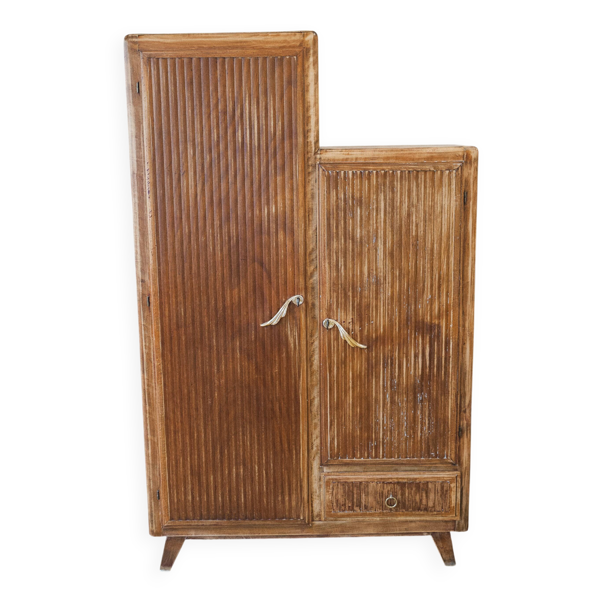 Asymmetrical wardrobe