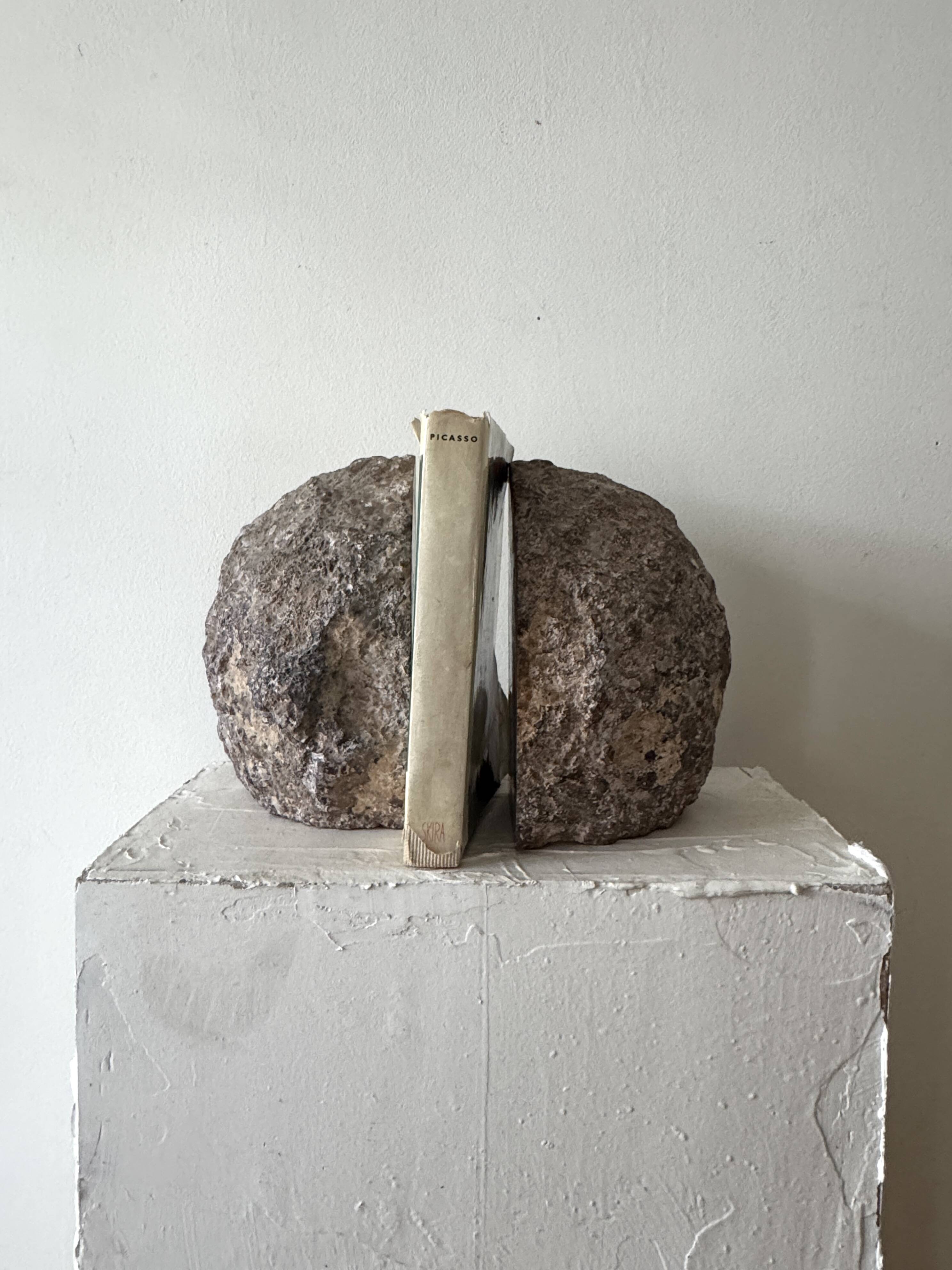 Mineral bookends made of genuine agate stone.