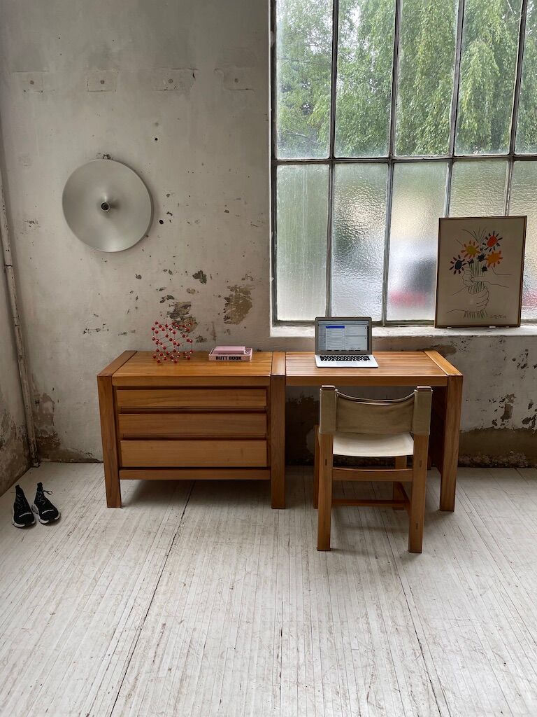 Regain dresser office row