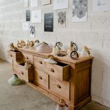 Opaque Tulip walking lamp