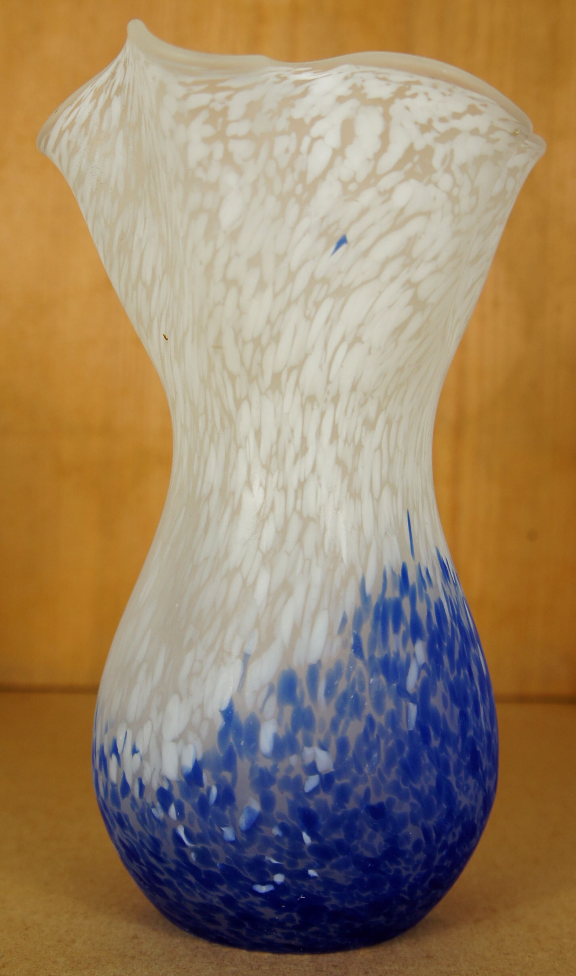Vase "corolle" en pâte de verre Clichy