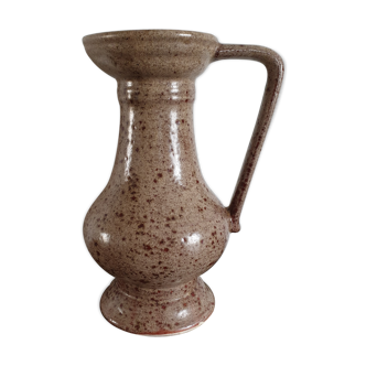 Sandstone pitcher