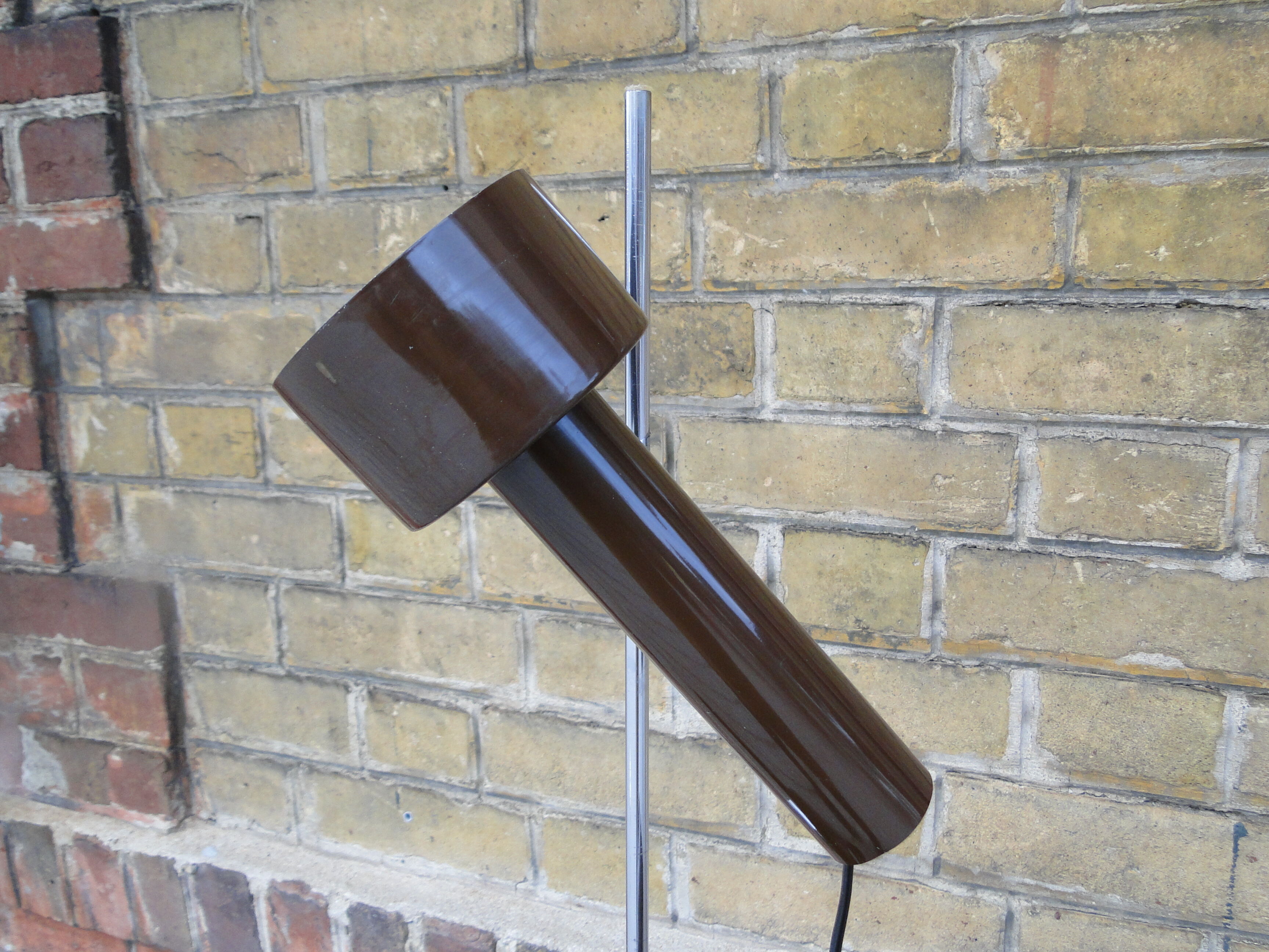 Lamppost space age brown with 2 spots