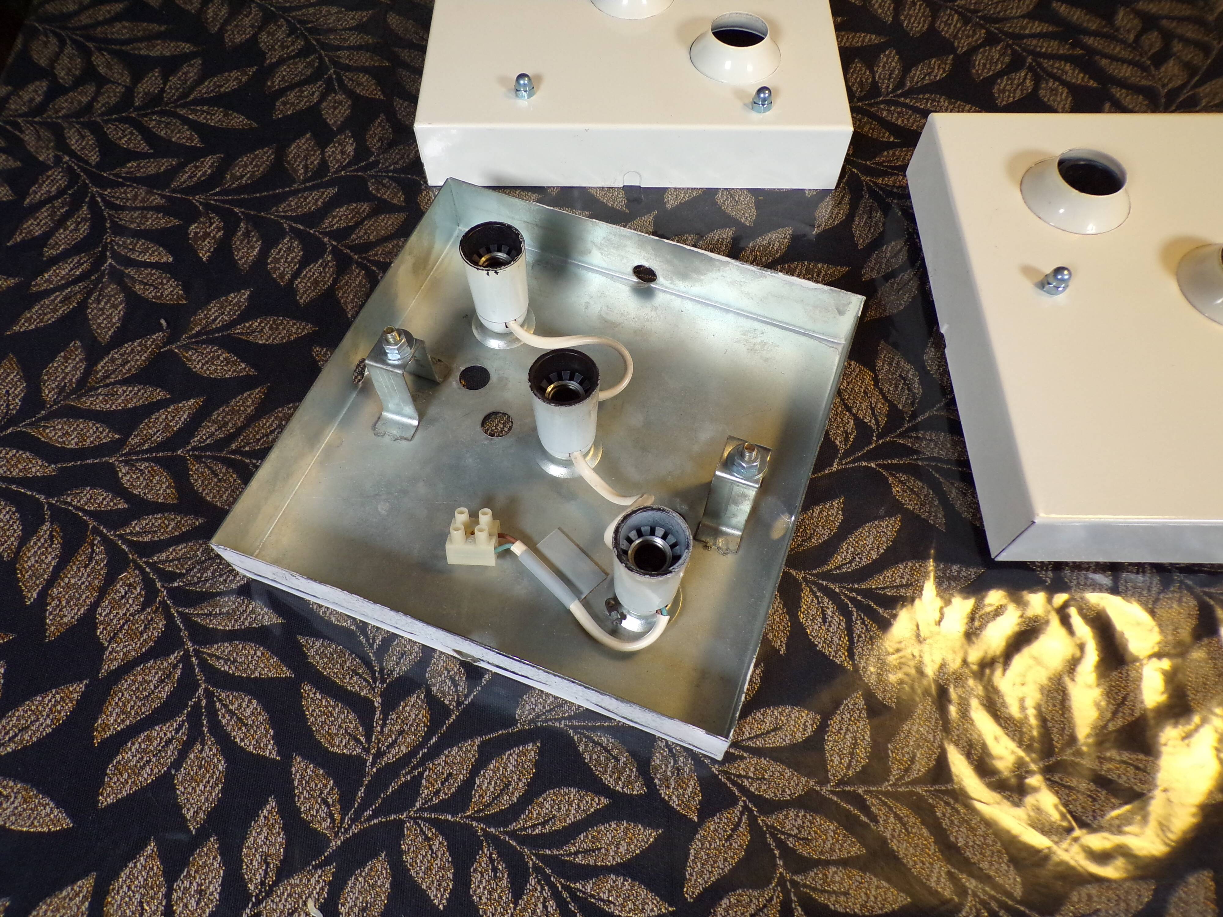 Pair of Garbo Q wall lights by Maryio Yagi for Syrrah