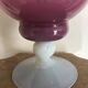 Vase vintage en opaline rose sur pied blanc 36,8 cm