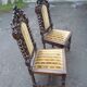 Paire de chaises sculptées