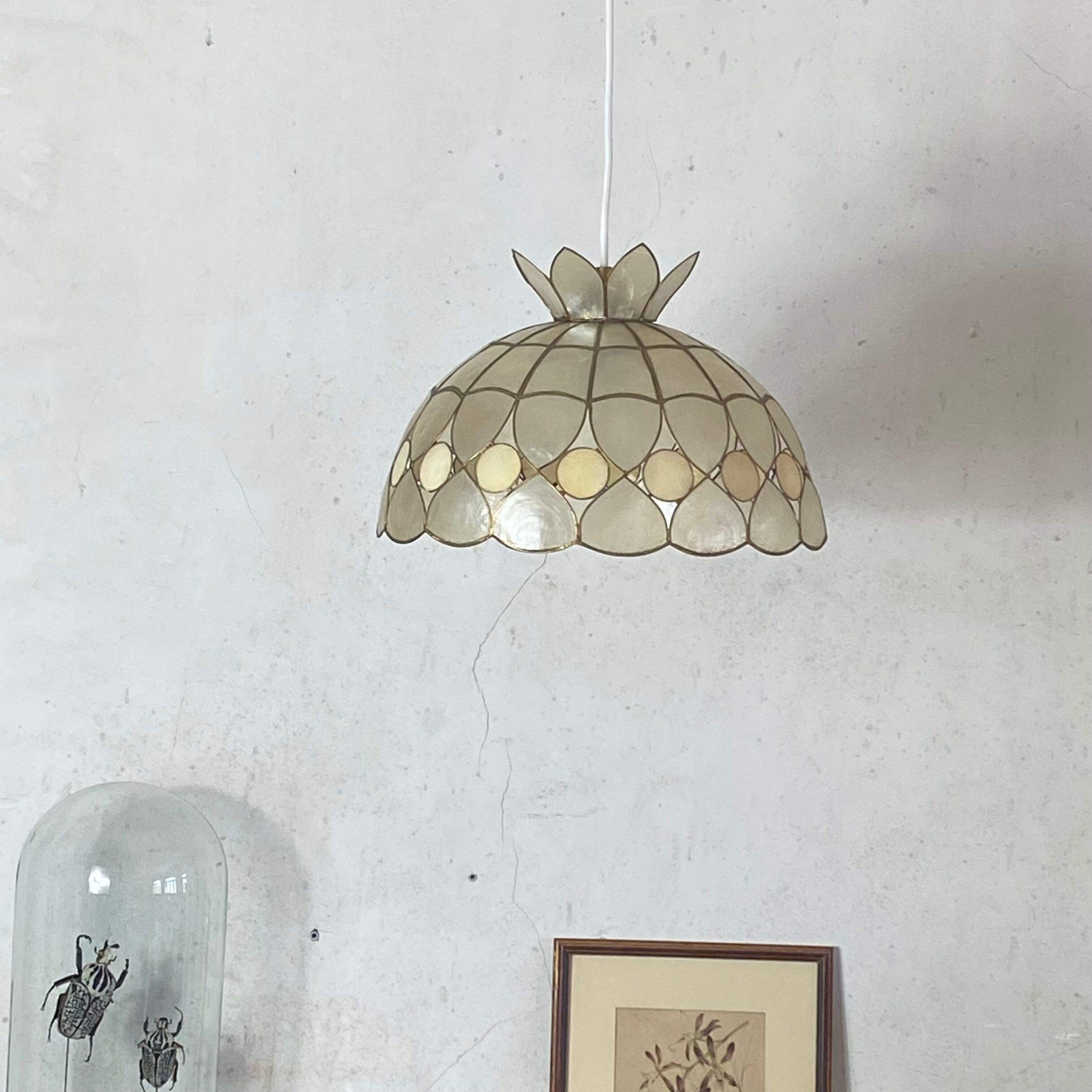 Vintage capiz shell pendant chandelier from the 1950s to 1960s.