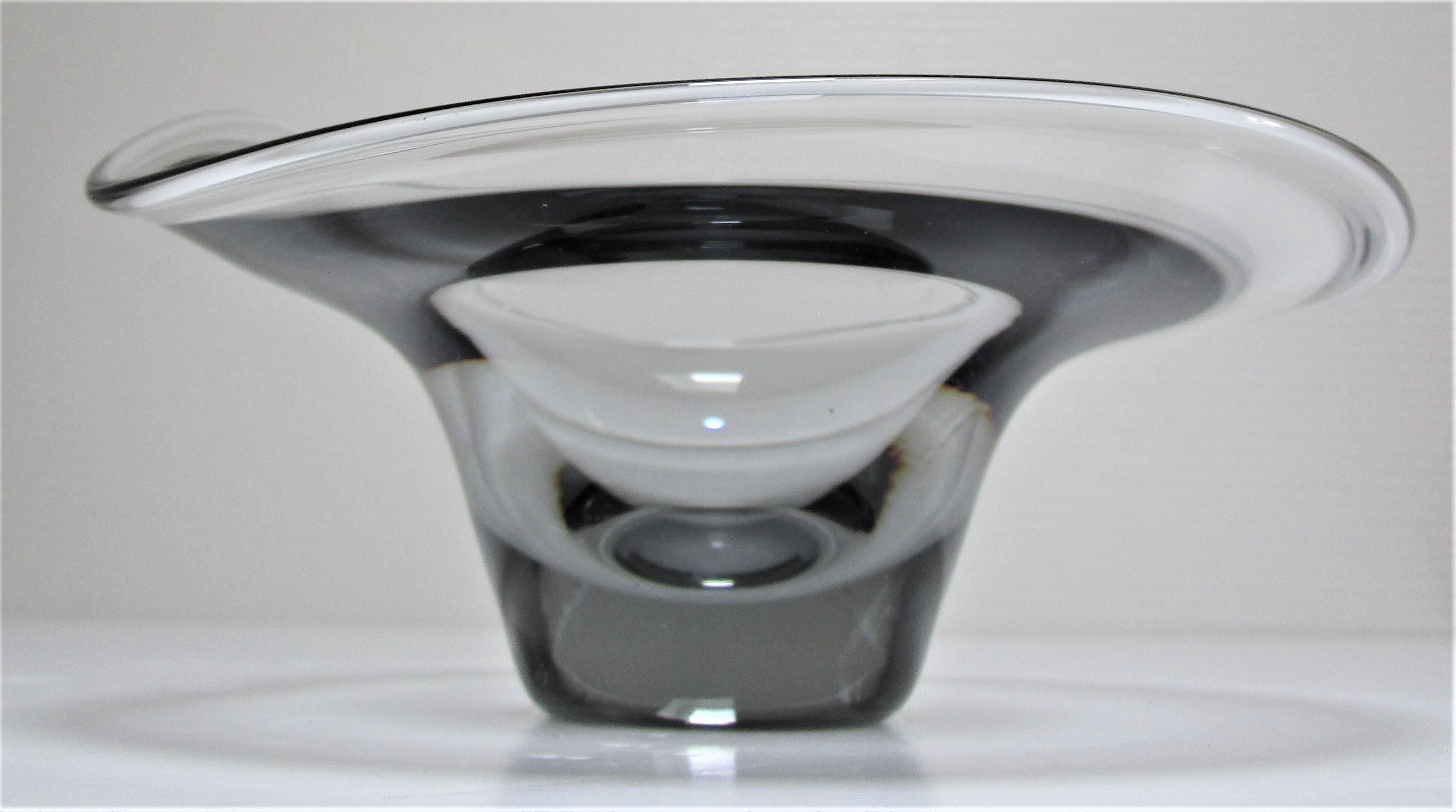 glass bowl vicke lindstrand kosta design stamped