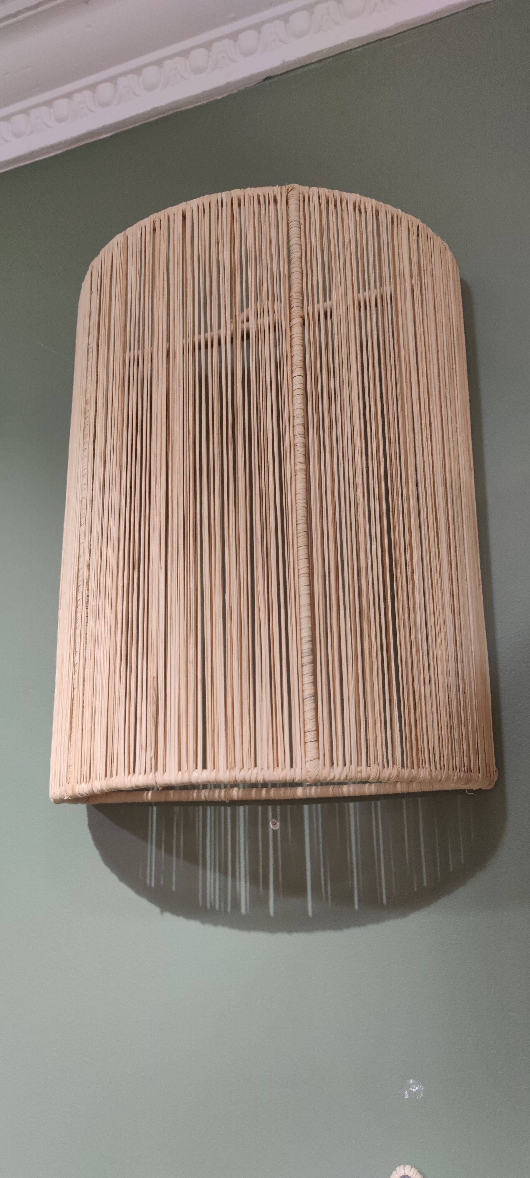 Raffia wall lamp