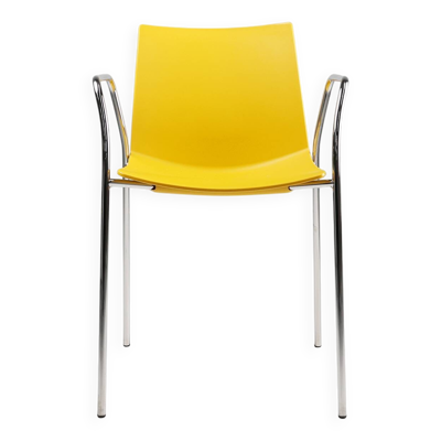 Chaise jaune du milieu du siècle avec structure en métal et siège en plastique, Belgique