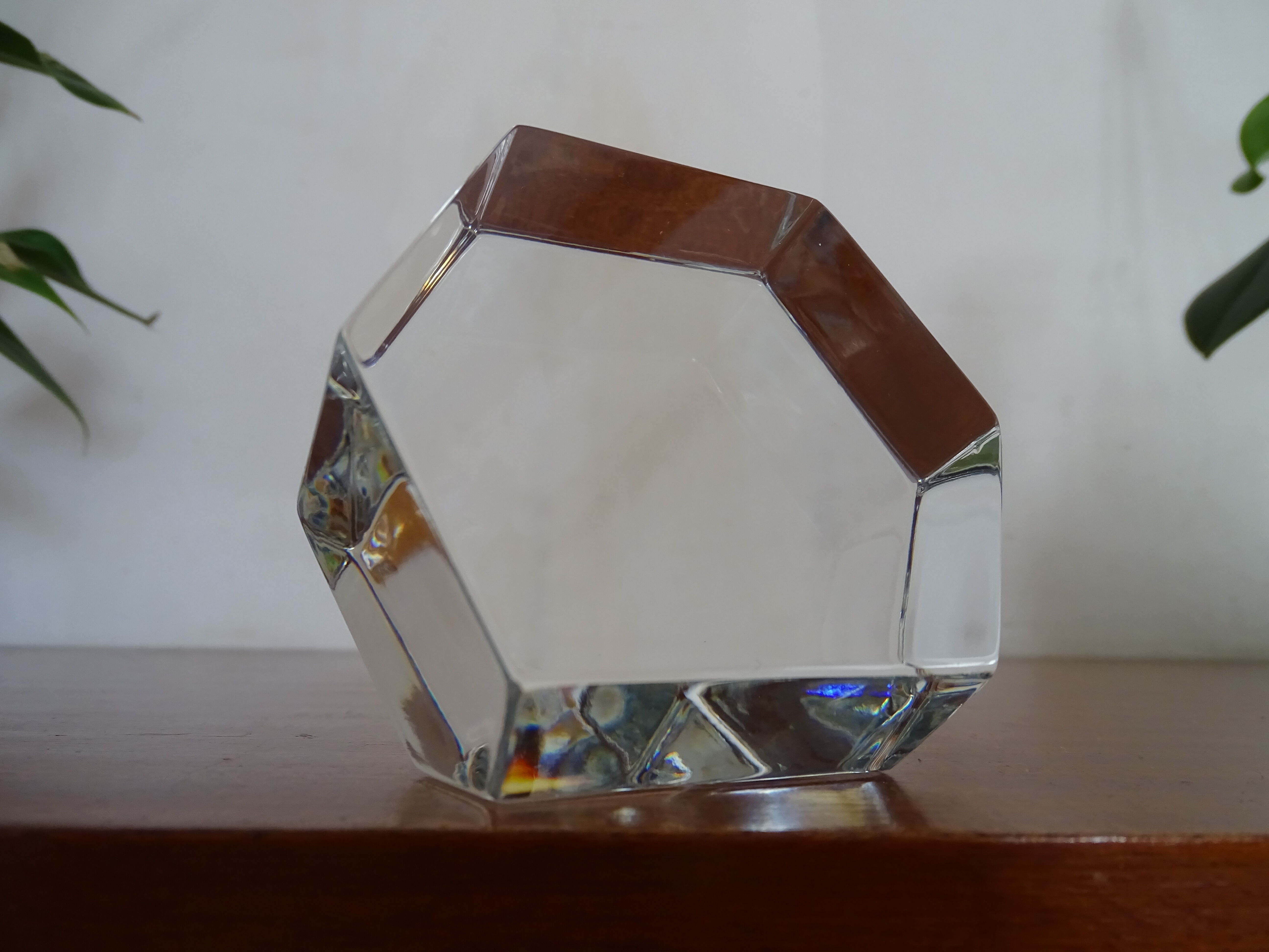 Baccarat crystal paper press - Signed hexagonal block