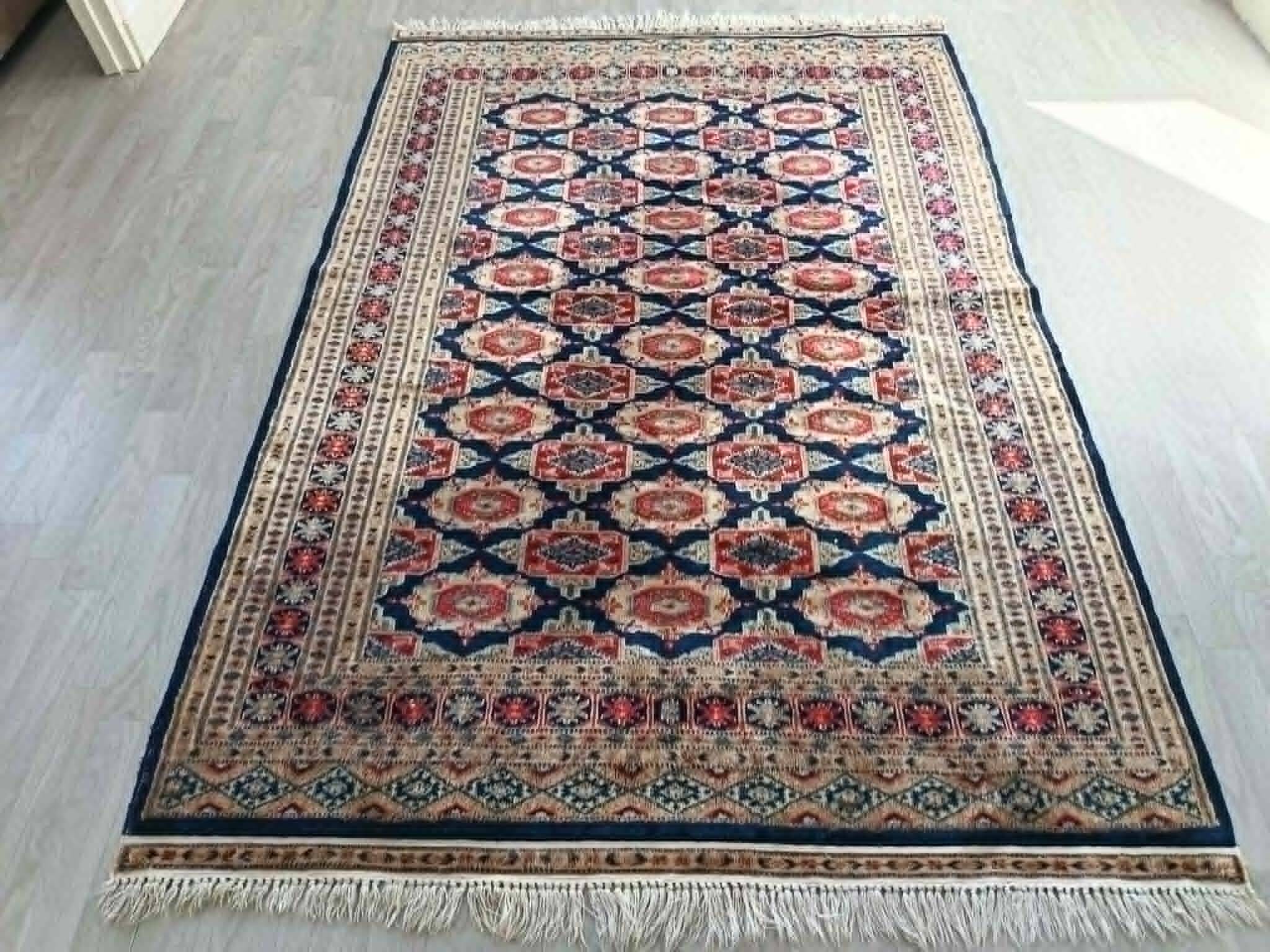 Tapis pakistanais fait main