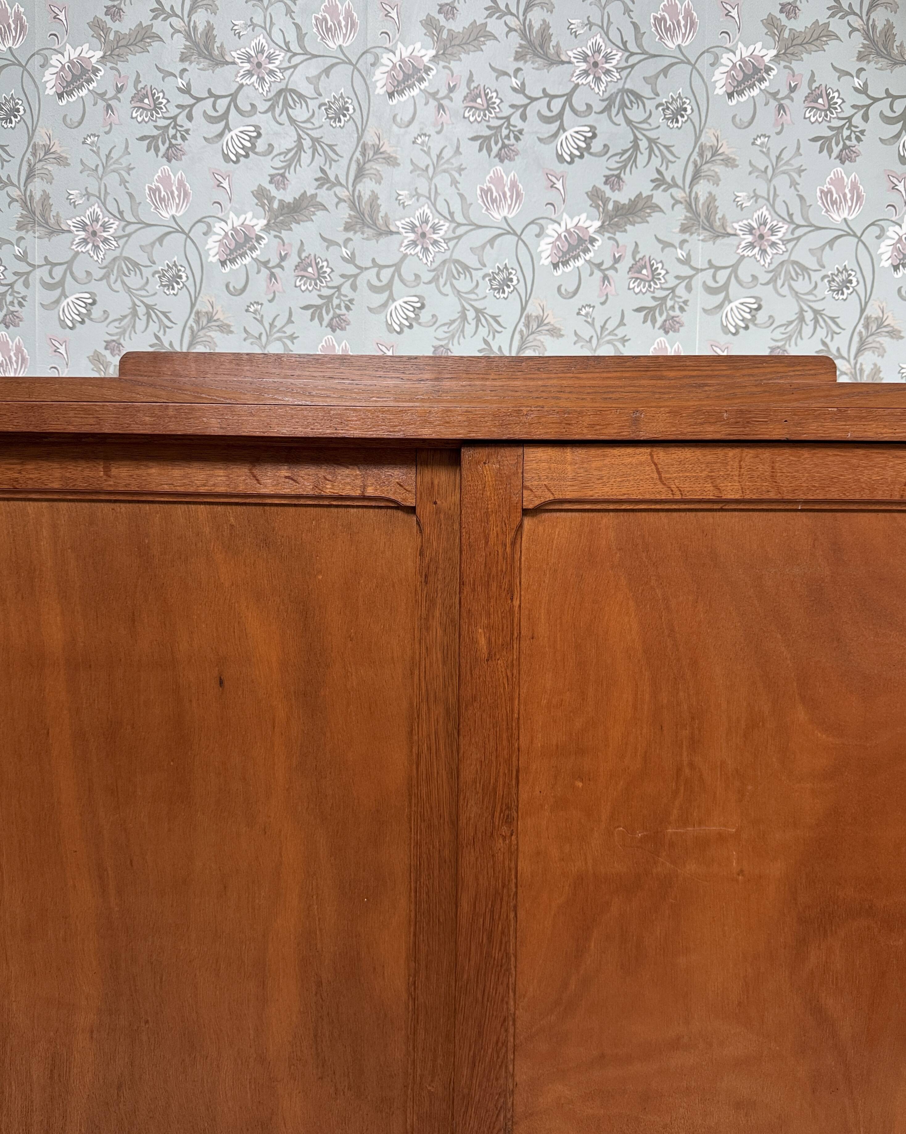 Large Parisian wardrobe with sliding doors