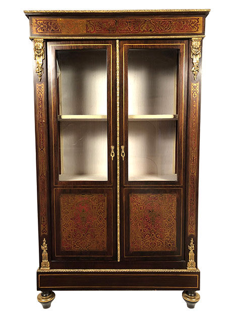 Varnished wood showcase and gold decoration in imitation of the so-called Boulle marquetry