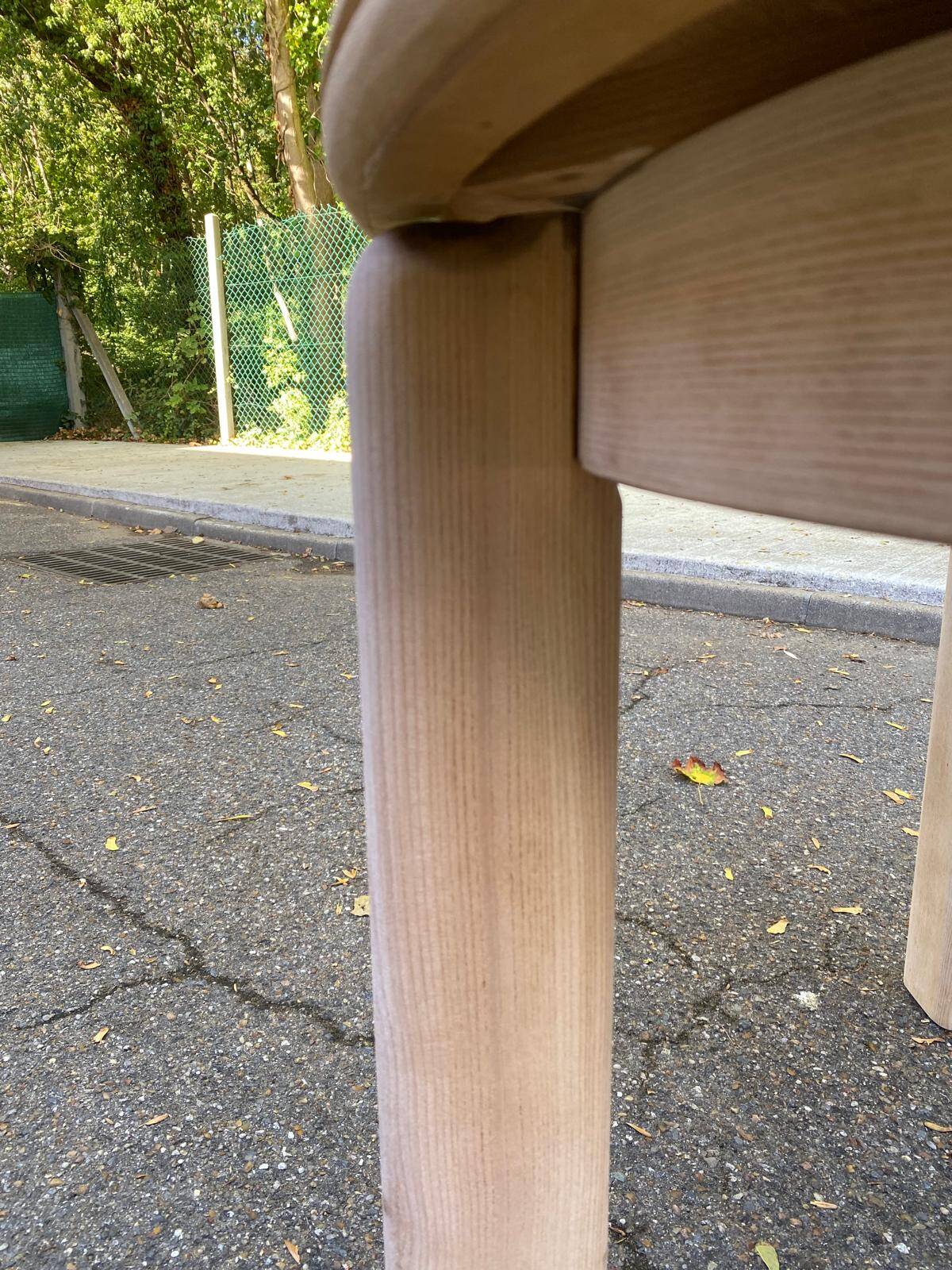 Scandinavian round extendable dining table stripped in oak 1980