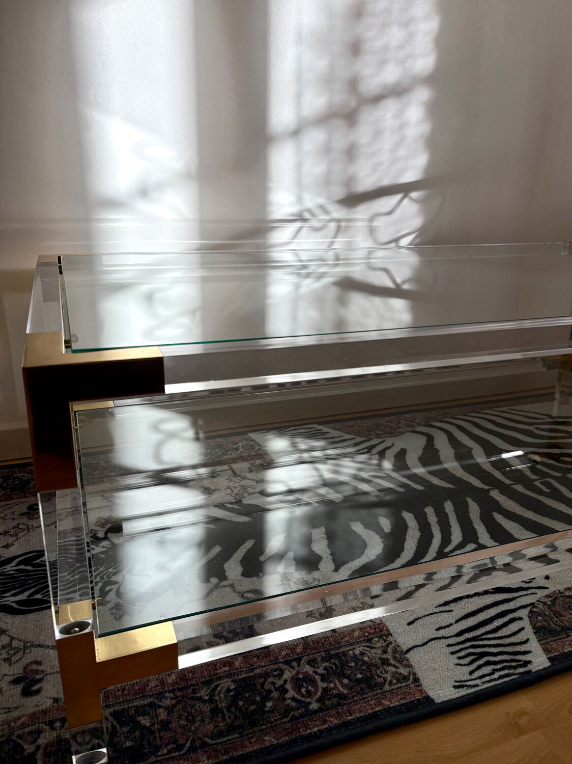 Italian coffee table Fabian, glass, plexiglass and brass, 1970-80.