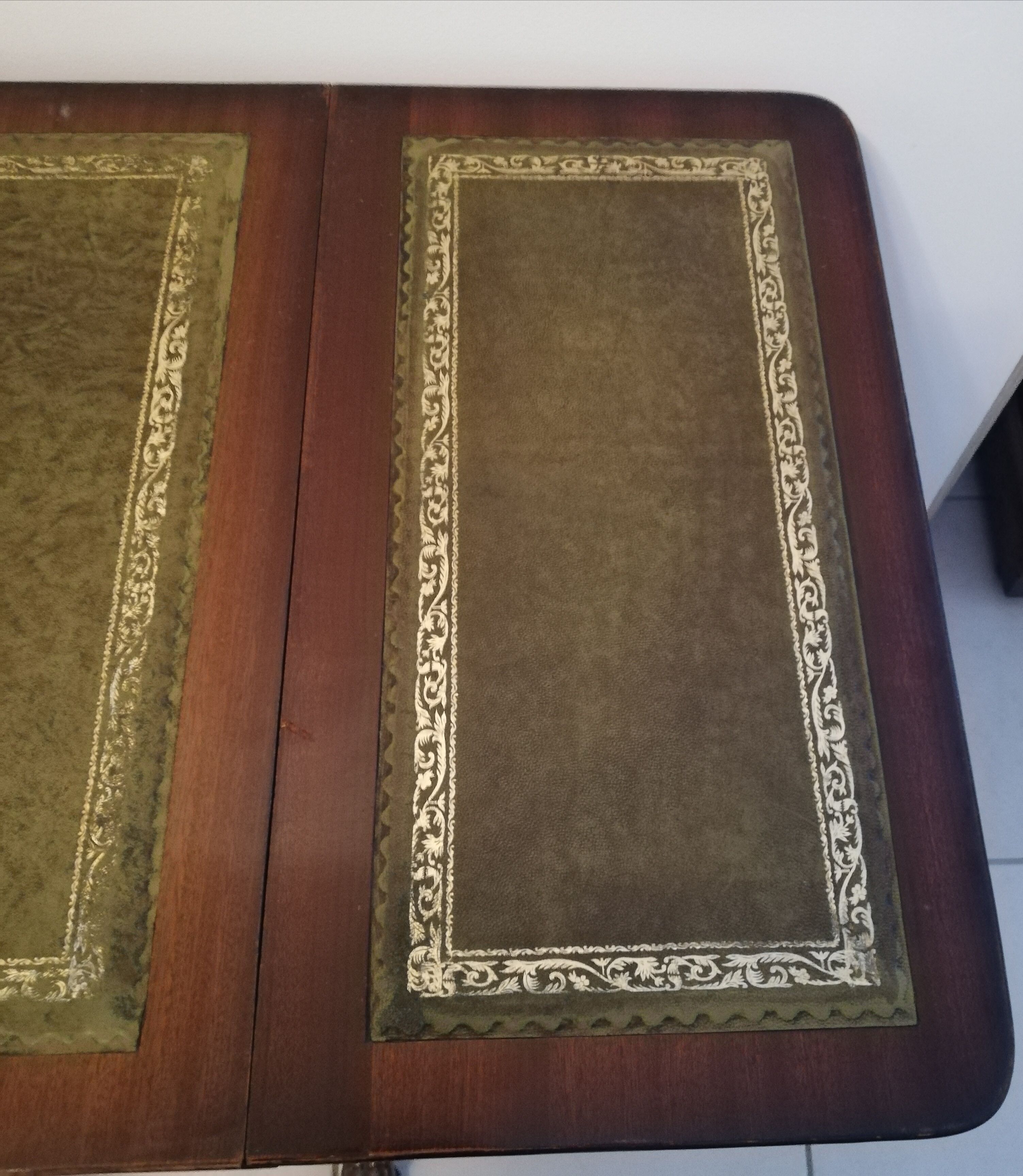 English office with flaps and lyre base