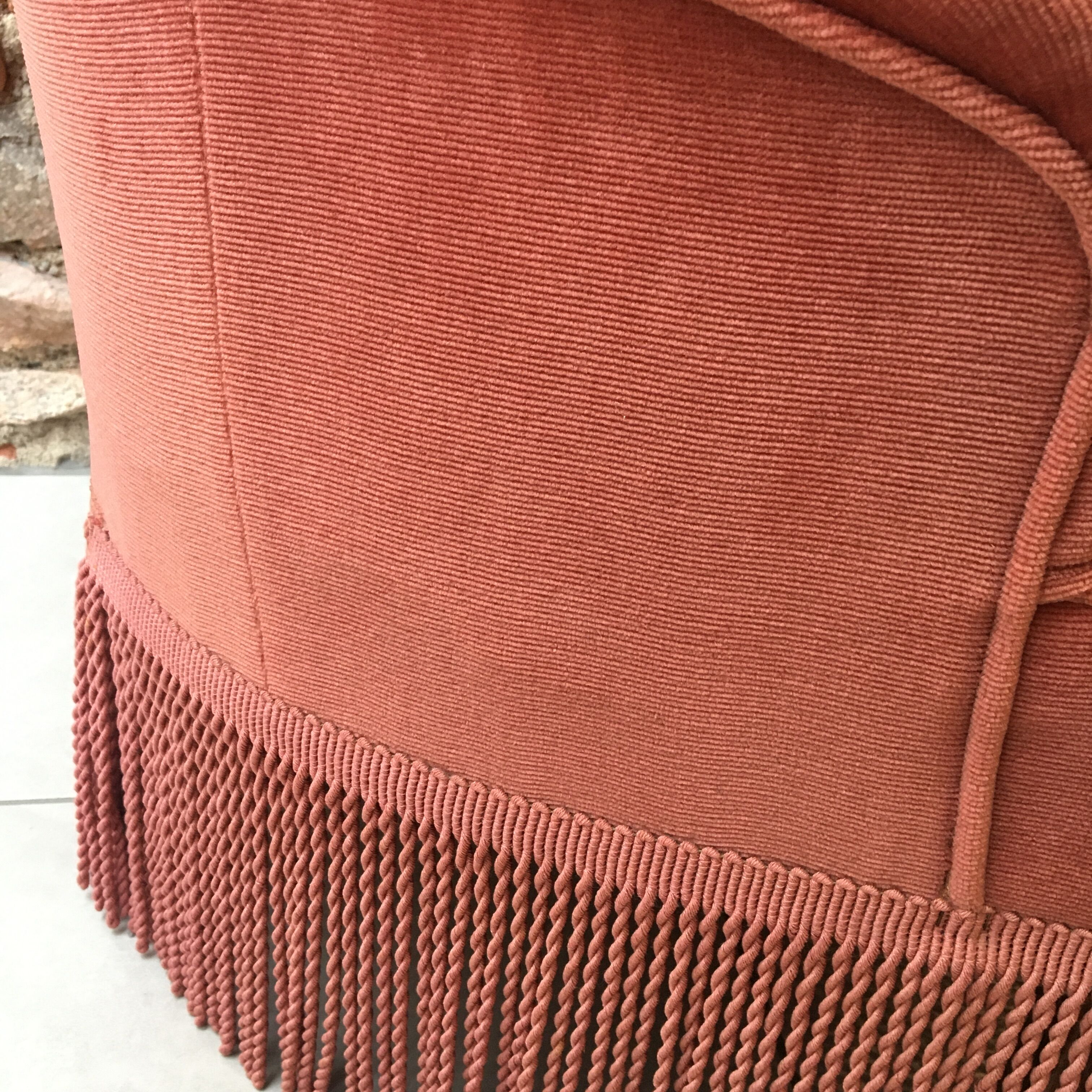 Fauteuil crapaud velours rose framboise