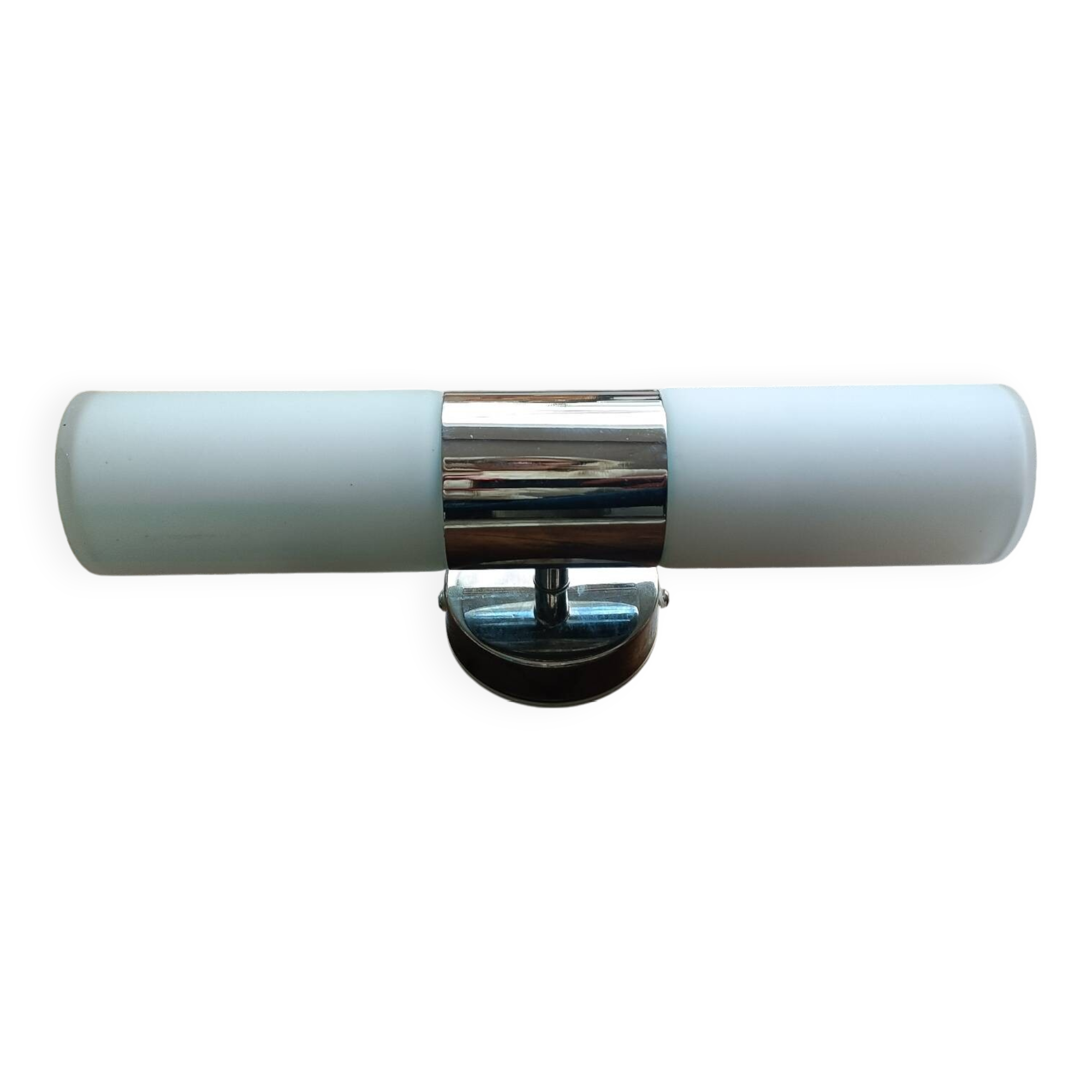 Wall light with opaque glass