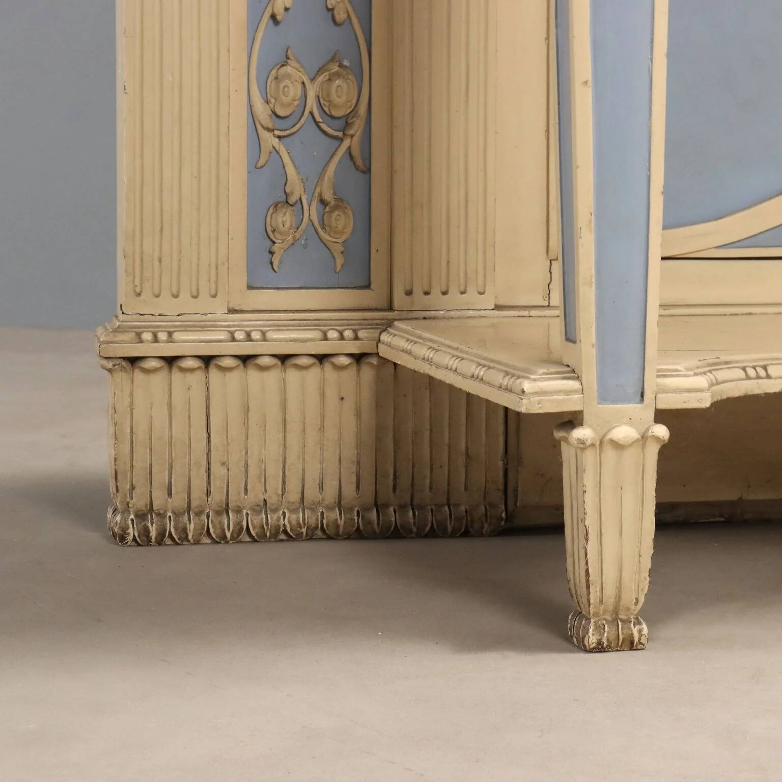 Console ancienne de style néoclassique en bois sculpté, XIXe siècle