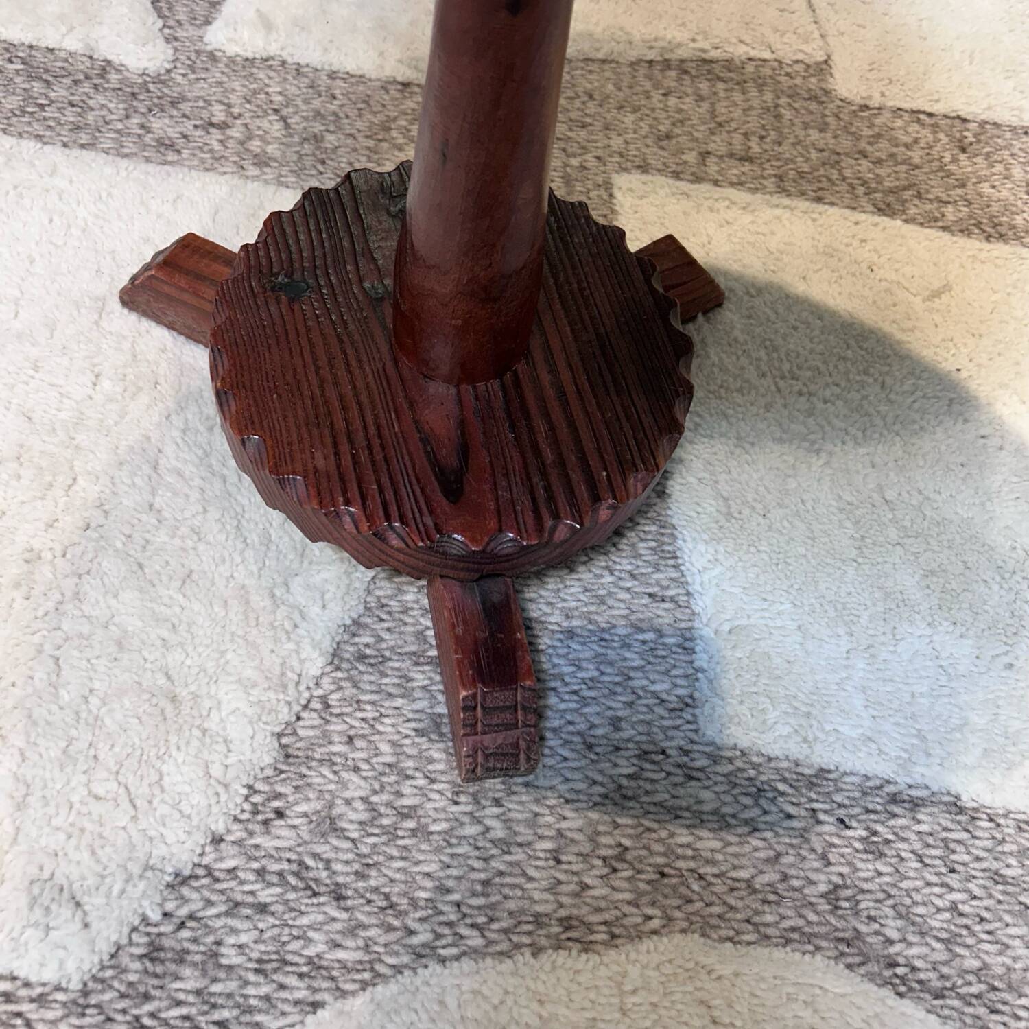 Berber style pedestal table