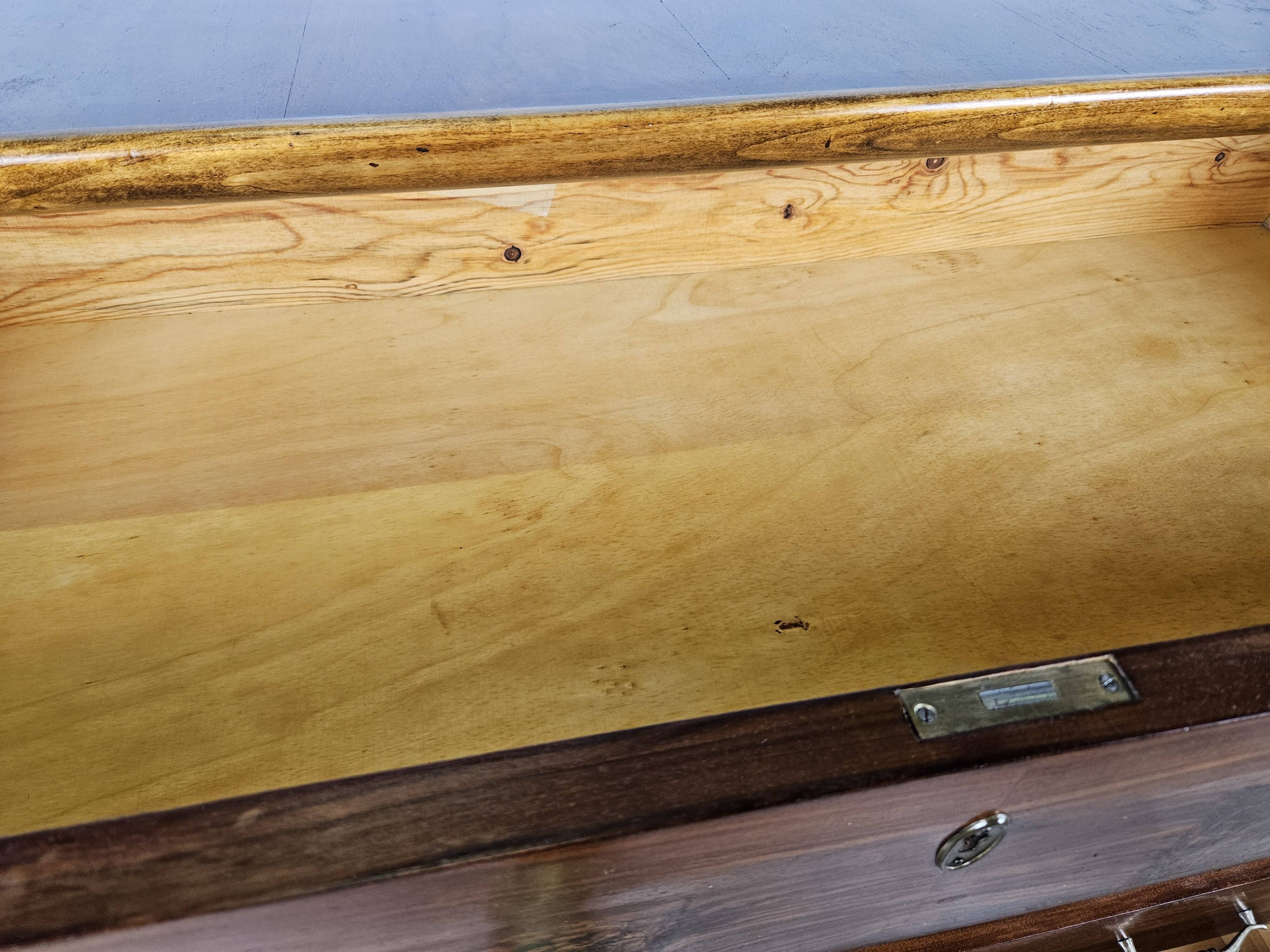 Commode Art Déco avec poignées en laiton