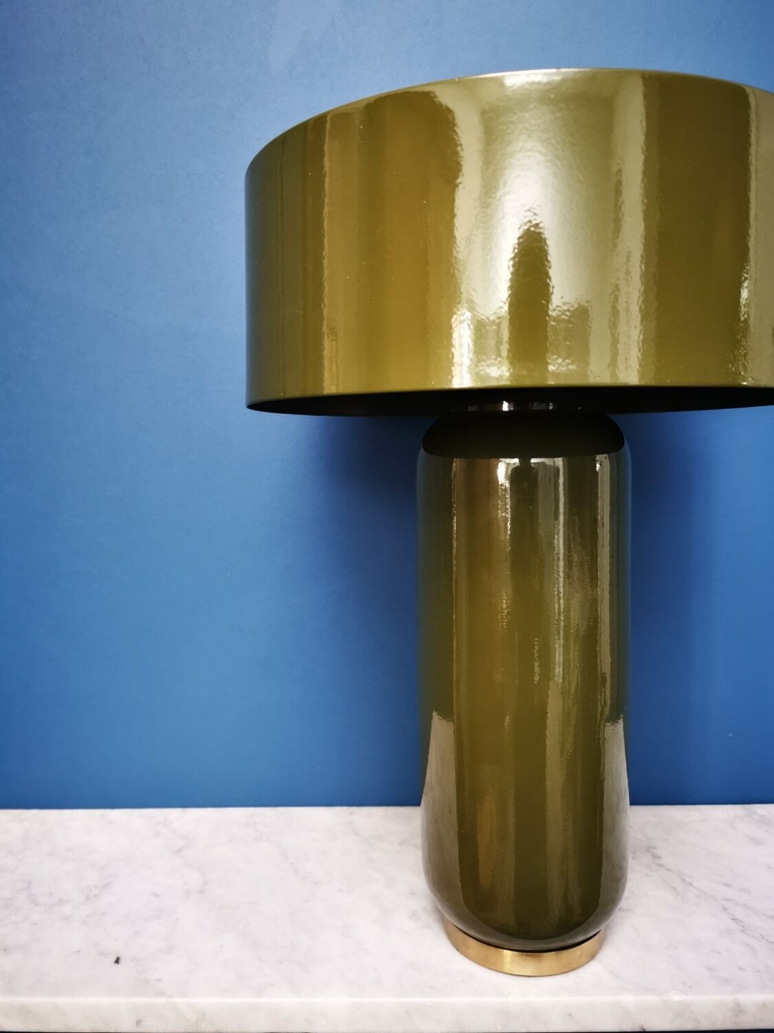 Khaki enamelled lamp