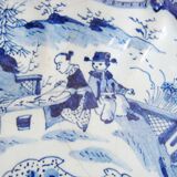 Assiette décorative Delft ancienne bleu et blanc avec motifs chinois