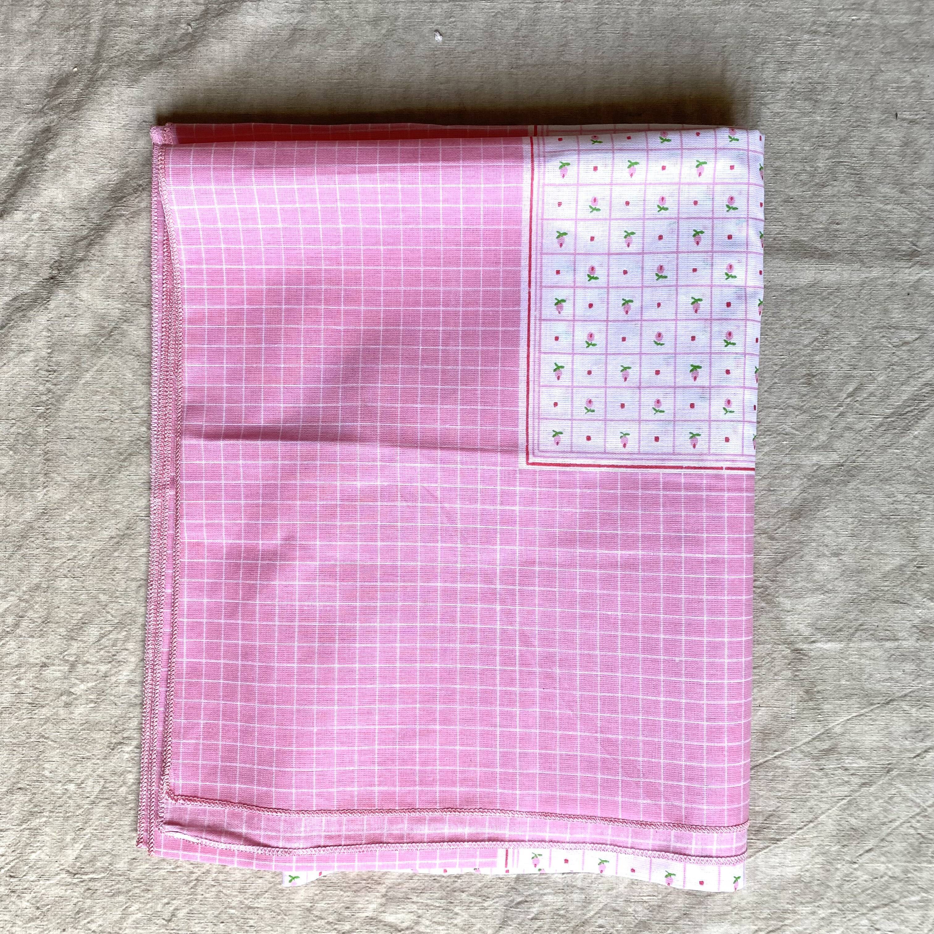 Rectangular pink floral tablecloth 150 x 120