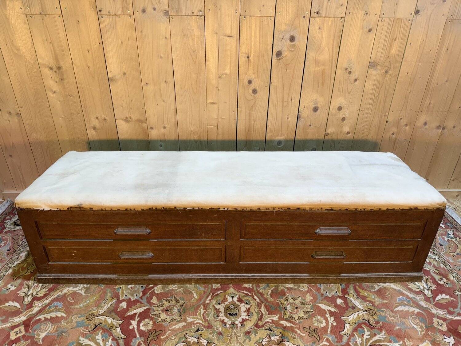Oak shop bench in chest / trunk